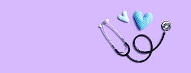 Kalp ve steteskoplu sağlık çalışanları takdir teması