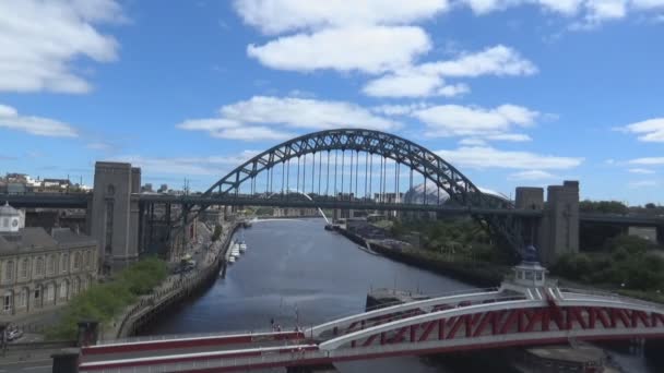 2 pontes no rio Tyne — Vídeo de Stock