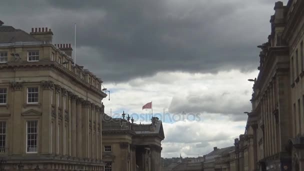 Calle cielo gris — Vídeo de stock