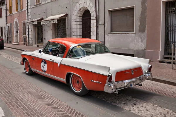 Studebaker Golden Hawk in classic car race Mille Miglia 2017 — Stock Photo, Image