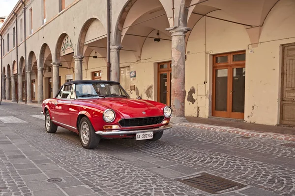 Oldtimer Fiat 124 Sport Spider Bei Der Oldtimer Rallye Citta — Stockfoto