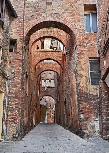 Siena Toskana Italien Antike Gasse Mit Bögen Der Altstadt Der — Stockfoto