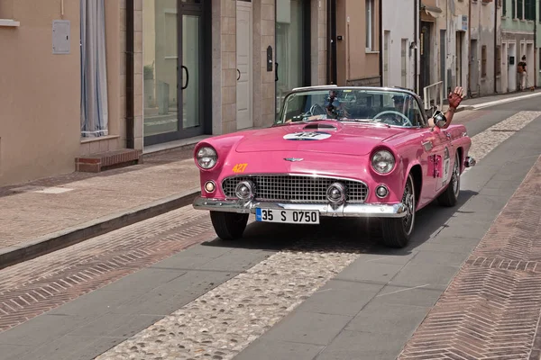 Vintage Carro Americano Ford Thunderbird 1956 Corrida Carro Clássico Mille — Fotografia de Stock