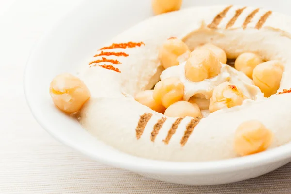 Lebanese chickpeas libanese Hummus Labneh Bi Toum — Stock Photo, Image