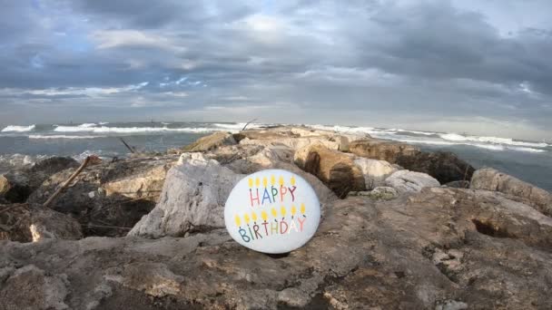 Feliz Aniversário Com Uma Visão Mar Timelapse Design Pedra — Vídeo de Stock