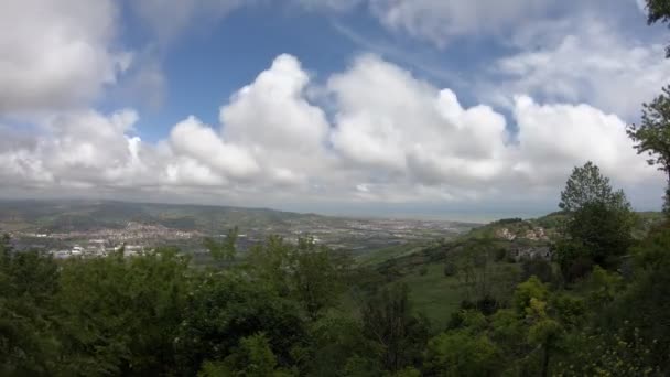 Vista Del Valle Tronto Durante Día Nublado — Vídeos de Stock