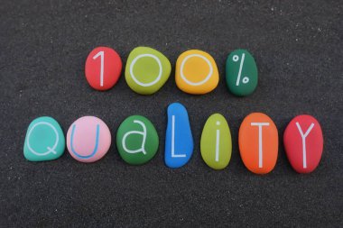 % 100 kalite, renkli taş harflerle oluşturulmuş yaratıcı ticari metin.