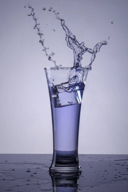 Sıçrama yaratıcı fotoğraf