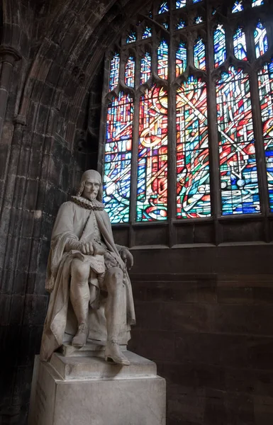 Estatua de Humphrey Chetham, Catedral de Manchester —  Fotos de Stock