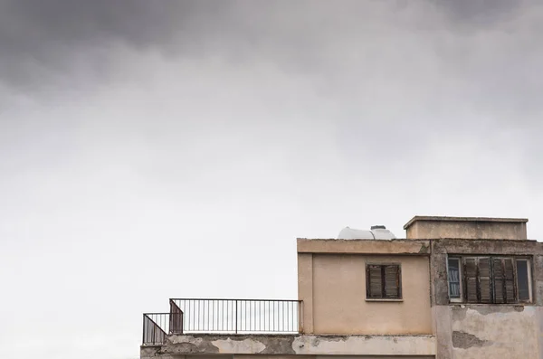 Terk Edilmiş Eski Ev — Stok fotoğraf