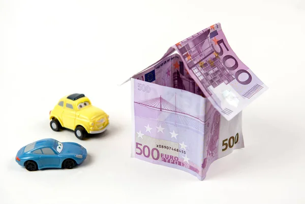 Dům s 500 euro bankovky — Stock fotografie