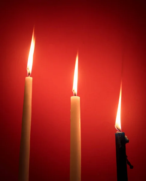 Sagradas velas religiosas queimando — Fotografia de Stock