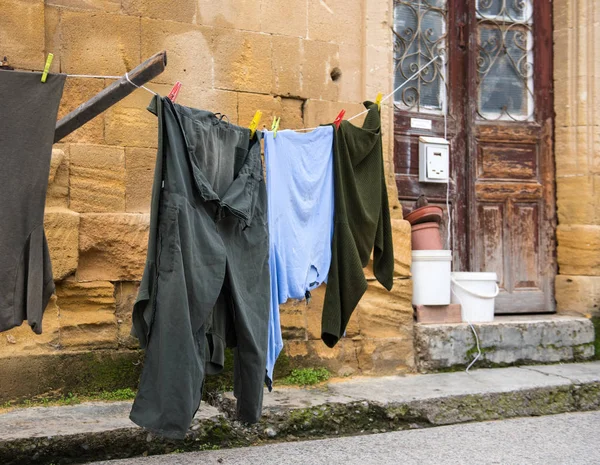 Mans kleding drogen — Stockfoto