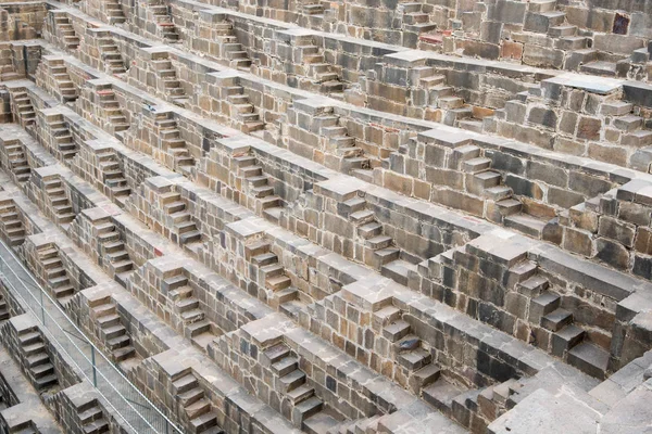 Antico Stepwell famoso di Chand Baori, India — Foto Stock