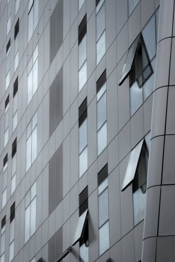 Bina modern Cam gökdelen office ayrıntılarını penceresini açın