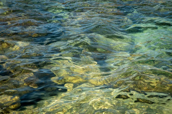 Superficie de agua azul marino o océano — Foto de Stock