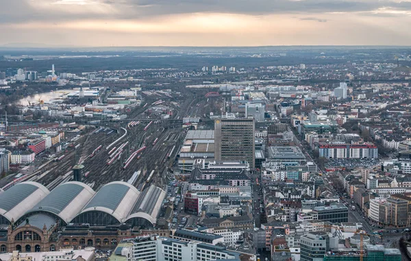 Vista panoramica del paesaggio urbano della città di Francoforte sul Meno — Foto Stock