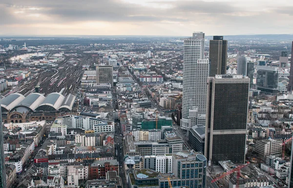 Vista panoramica del paesaggio urbano della città di Francoforte sul Meno — Foto Stock