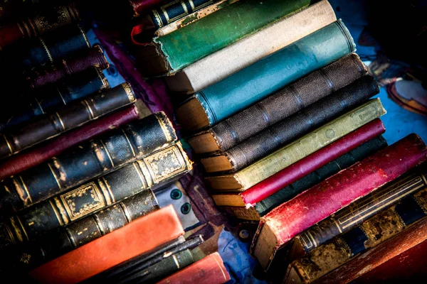 Stack collection of very old vintage collectible books. — Stock Photo, Image