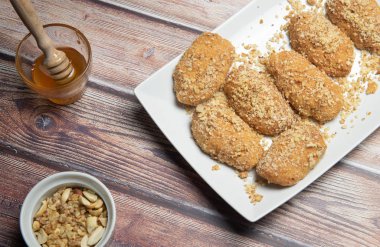 Yunan Ballı Kurabiyeleri Cevizli Melomakarona