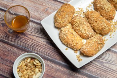 Yunan Ballı Kurabiyeleri Cevizli Melomakarona