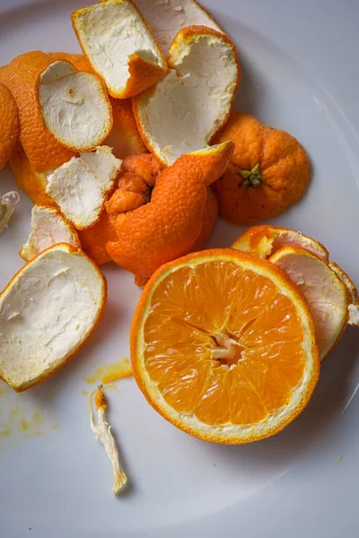 Rebanada Cítricos Naranja Fruta Sana Sobras Plato Blanco — Foto de Stock