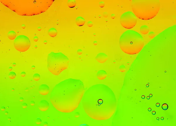 色彩斑斓的玻璃碗中的油 肥皂图像 — 图库照片