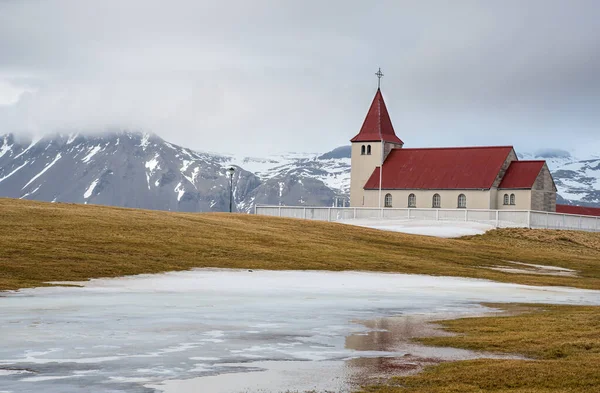 Zlanda Nın Arnarstapi Köyü Yakınlarındaki Snaefellsnes Yarımadasındaki Pitoresk Stadastadakirkja Kilisesi — Stok fotoğraf
