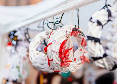 Noel çelenk pazarında