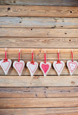 Eski rustik ahşap arka plan Tekstil Kalpler.