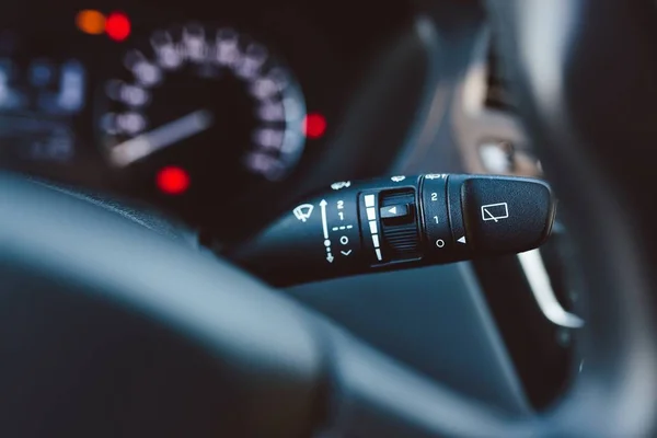 Nahaufnahme auf Auto Regen Scheibenwischer Steuerknüppel — Stockfoto