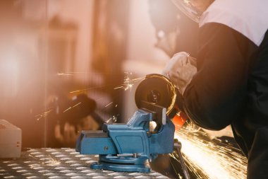 Makinist koruyucu eldiven metal kesme