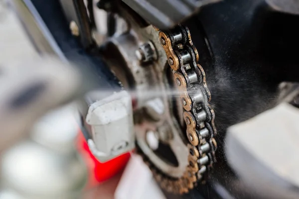 Cleaning motorcycle chain