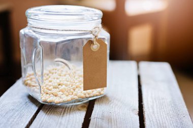 Sarı soya ile Cam Kavanoz