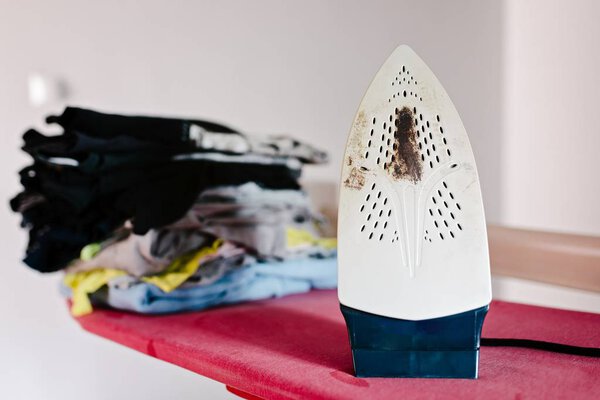 Горящее современное железо
