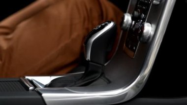 Adam modlarında otomatik vites değiştirme. 