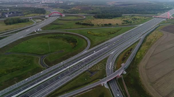 Aerial view of motor traffic on the motorway junction — Stock Video