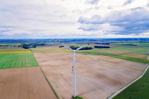 Rüzgar elektrik jeneratörü hava dron görünümü
