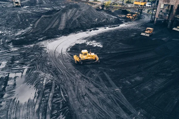 シレジアの炭鉱のブルドーザーの航空写真, — ストック写真