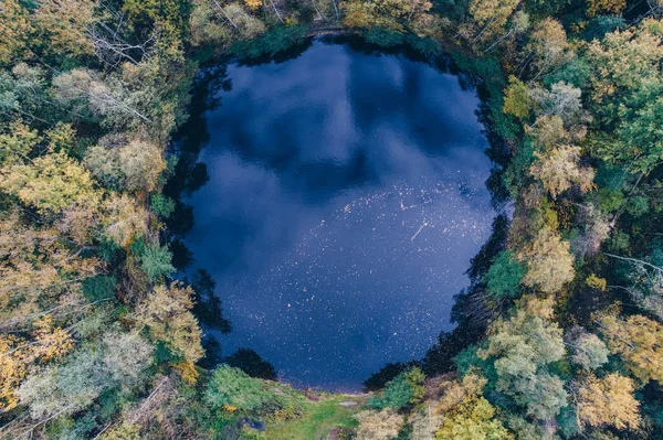 Αεροφωτογραφία του στρογγυλό σχήμα λίμνης — Φωτογραφία Αρχείου