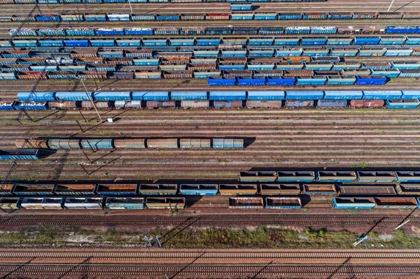 Veduta aerea del drone sul terminale di trasporto ferroviario — Foto Stock