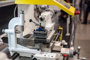 Beyaz profesyonel modern Torna