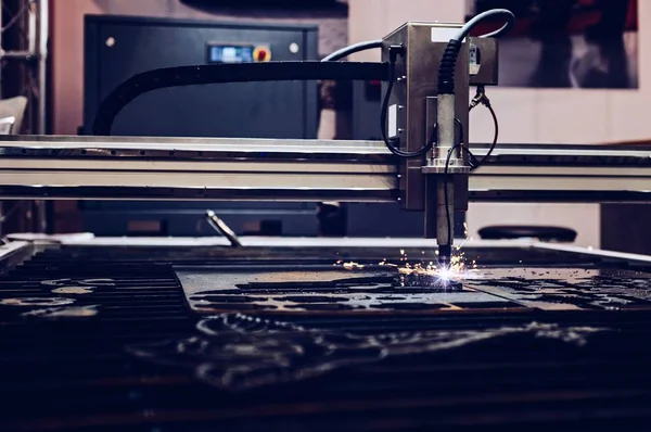 CNC plazmové řezací stroj — Stock fotografie