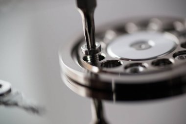 Araçlar menüsünden Makro'tornavida unscrewing torx vida yukarıya kapatmak