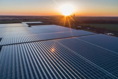 Hava dron görünümü büyük modern Cam evleri '