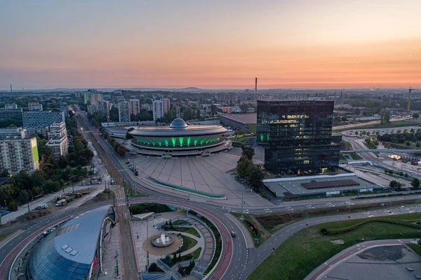 Vzdušný výhled na Katowice v časných ranních hodinách. Katowice ve městě a největším městě ve Slezském vojvodství. — Stock fotografie