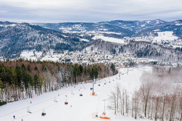 Drone aéreo na torre de salto de esqui em Wisla Malinka — Fotografia de Stock