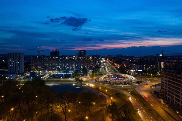 Flygdrönare syn på Katowice centrum och rondell — Stockfoto