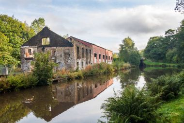 Terk edilmiş fabrikası ambar
