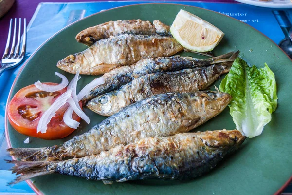 Sardines sur une assiette — Photo
